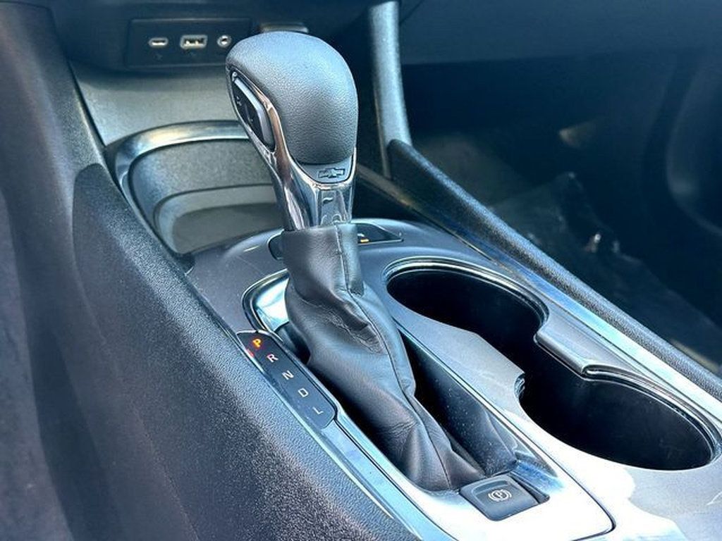 Used 2024 Chevrolet Malibu LT FWD image 17