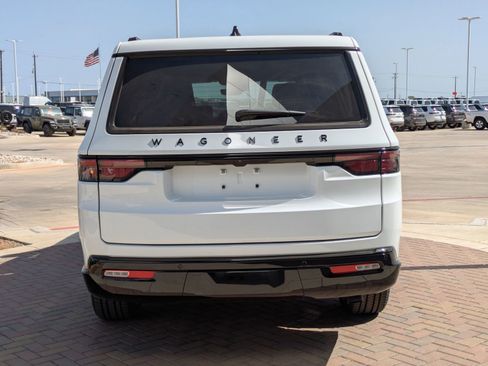 New 2025 Jeep Wagoneer L Series II w/ Convenience Group I image 4