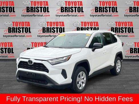 Used 2024 Toyota RAV4 LE AWD/4WD image 8