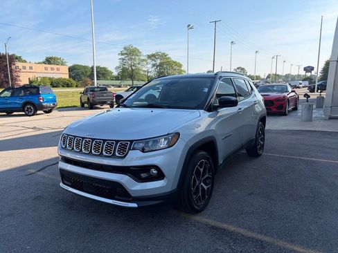 Used 2025 Jeep Compass Limited AWD/4WD image 30