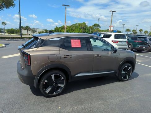 Used 2026 Nissan Kicks SR FWD image 5