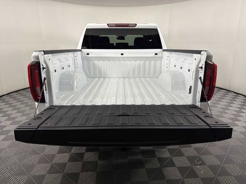 New 2026 GMC Sierra 1500 SLT w/ X31 Off-Road Package AWD/4WD image 16
