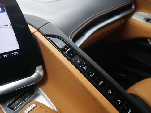 Used 2022 Chevrolet Corvette Stingray Premium Cpe w/ Z51 Performance Package image 22