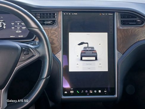 Used 2018 Tesla Model X 75D AWD/4WD image 25