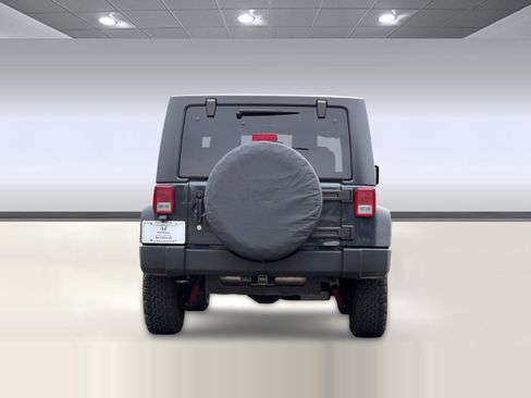 Used 2017 Jeep Wrangler Rubicon w/ Dual Top Group AWD/4WD image 9