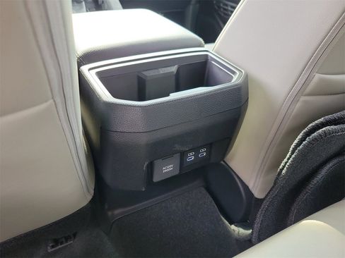 Used 2025 Toyota Tacoma Limited image 10