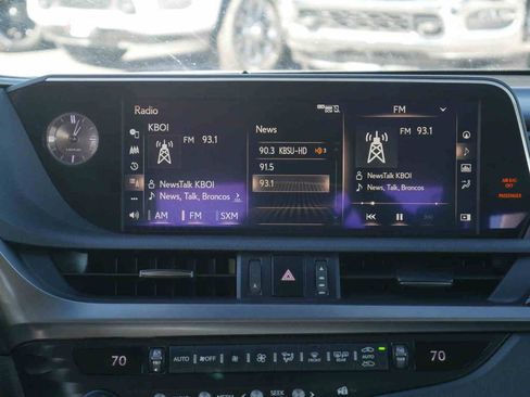 Used 2019 Lexus ES 300h w/ Premium Package image 6