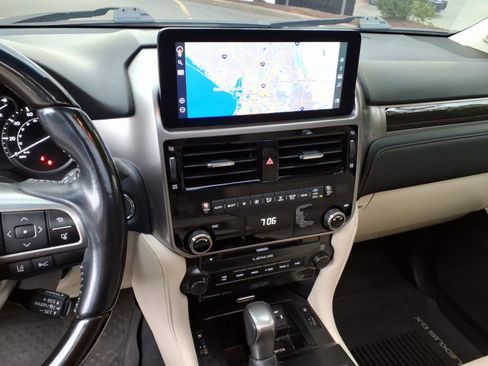 Used 2022 Lexus GX 460 Premium w/ Premium Plus Package AWD/4WD image 8
