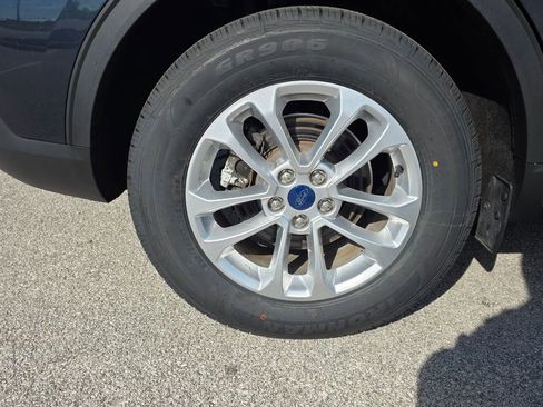 Used 2022 Ford Escape SE w/ Cold Weather Package image 15