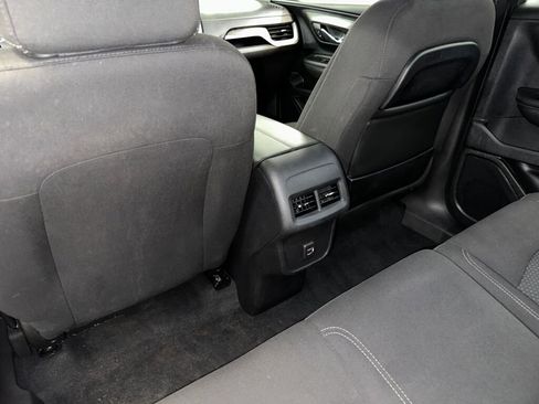 Used 2023 GMC Terrain SLE w/ Driver Convenience Package image 18