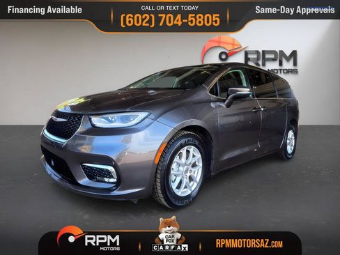 Used 2023 Chrysler Pacifica Touring-L FWD image 23