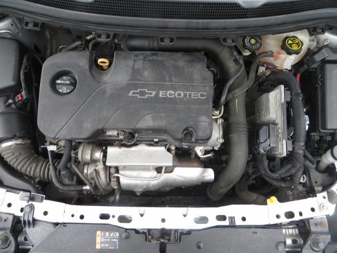 Used 2016 Chevrolet Cruze LT image 10