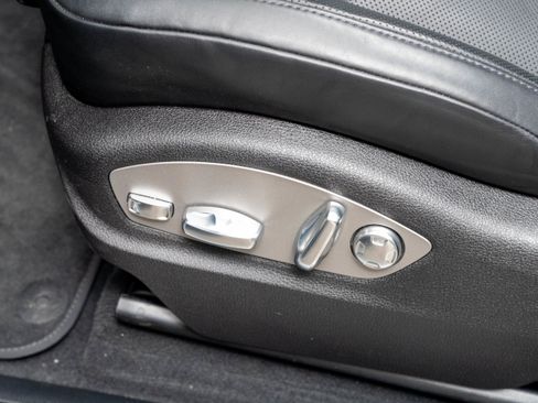 Certified 2026 Porsche Macan AWD/4WD image 24