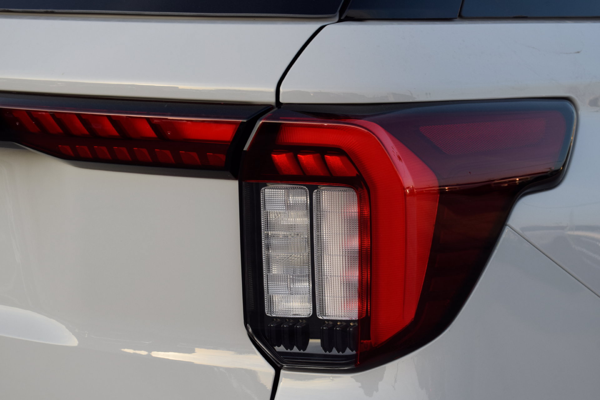 New 2027 Ford Explorer ST-Line w/ Premium Package RWD image 21