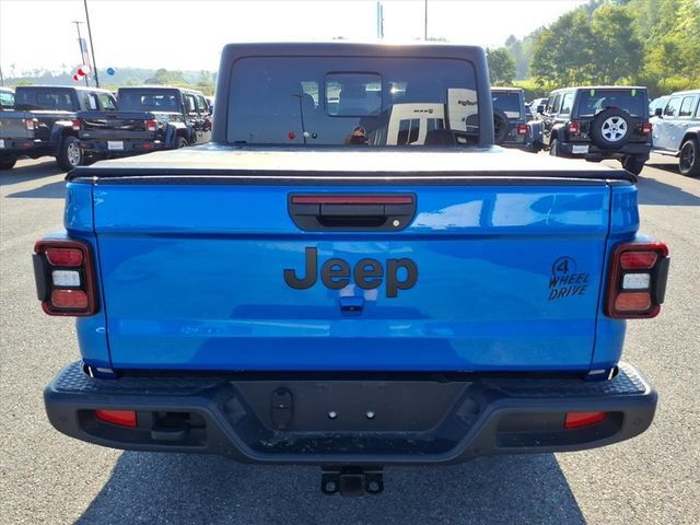 Used 2025 Jeep Gladiator Sport AWD/4WD image 7