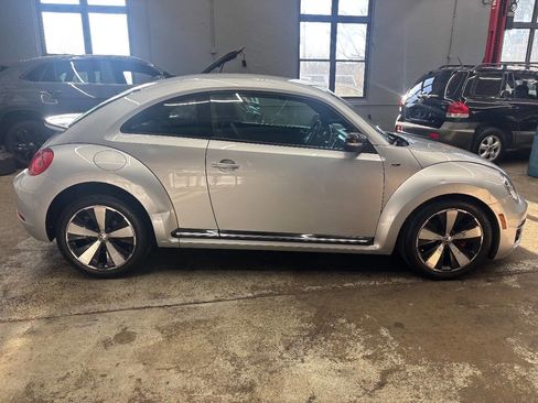 Used 2014 Volkswagen Beetle R-Line image 3