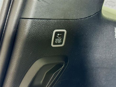 Used 2023 Jeep Wagoneer Series II RWD image 22