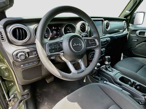 Used 2023 Jeep Wrangler Unlimited Rubicon 4xe AWD/4WD image 12