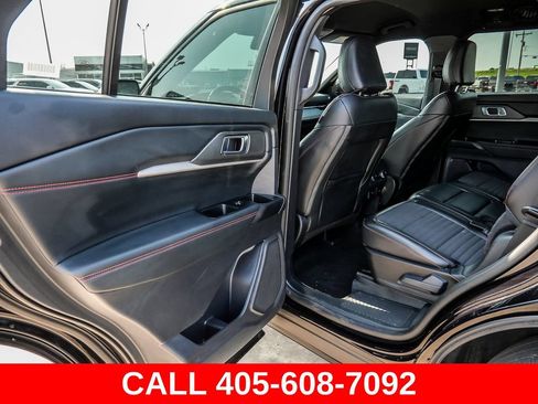 Used 2025 Ford Explorer ST-Line w/ ST-Line Street Pack AWD/4WD image 29