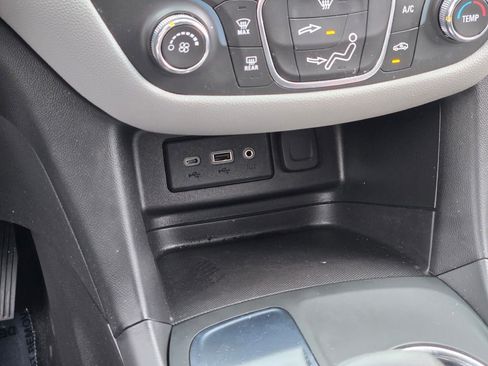 Certified 2022 Chevrolet Equinox LS w/ LS Convenience Package FWD image 27