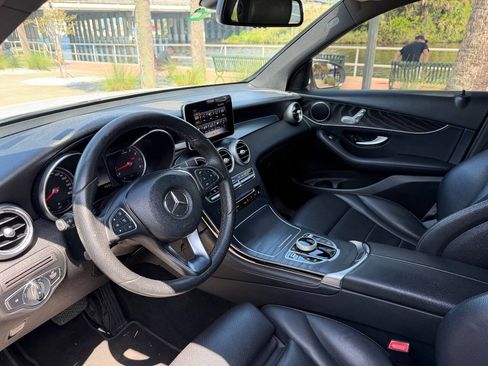 Used 2018 Mercedes-Benz GLC 300 image 3