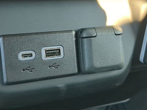 Used 2026 Chevrolet Silverado 2500 Custom w/ Custom Value Package image 21