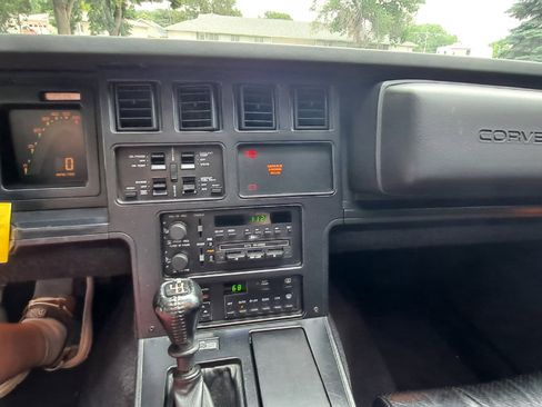 Used 1988 Chevrolet Corvette Coupe image 22