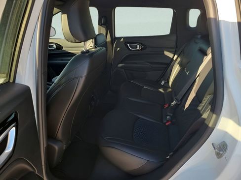 New 2026 Jeep Compass Latitude image 23