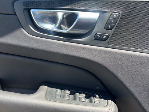 Used 2025 Volvo XC60 B5 Plus AWD/4WD image 19