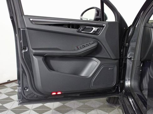 Used 2025 Porsche Macan Turbo image 14