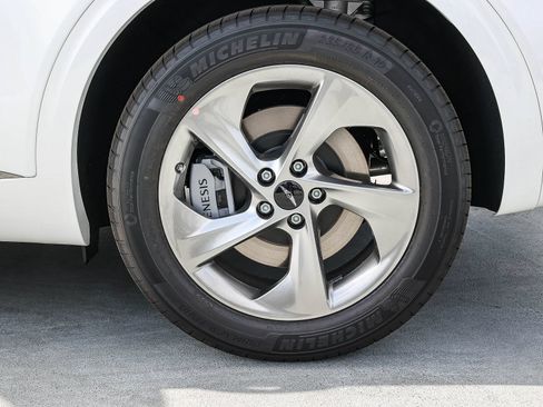 Used 2026 Genesis GV70 2.5T Advanced AWD/4WD image 8