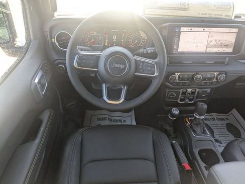 New 2026 Jeep Wrangler Unlimited Sahara AWD/4WD image 32