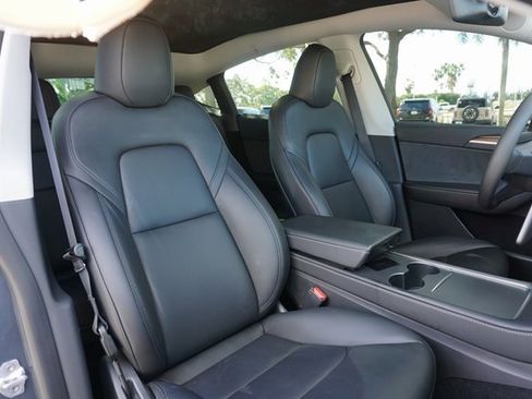 Used 2023 Tesla Model Y Long Range image 2