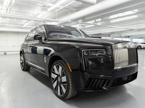 New 2026 Rolls-Royce Cullinan image 6