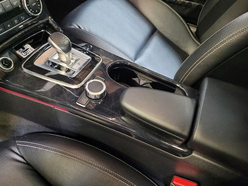 Used 2019 Mercedes-Benz SLC 300 w/ Premium Package image 26