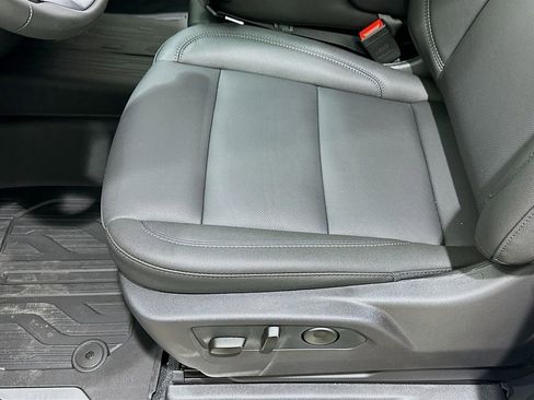 New 2026 GMC Sierra 1500 SLT image 23