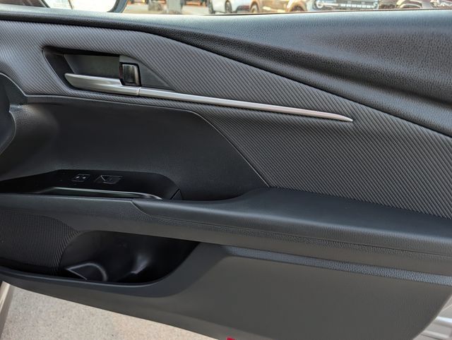 Used 2025 Toyota Camry SE FWD image 33