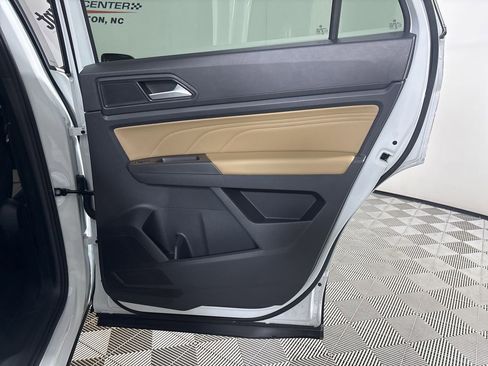 Used 2023 Volkswagen Atlas Cross Sport SE w/ Panoramic Sunroof Package FWD image 24