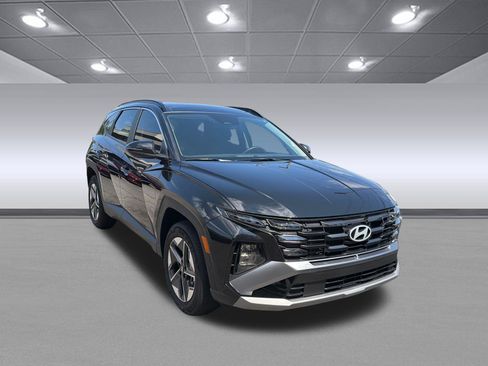 Certified 2025 Hyundai Tucson SEL AWD/4WD image 3