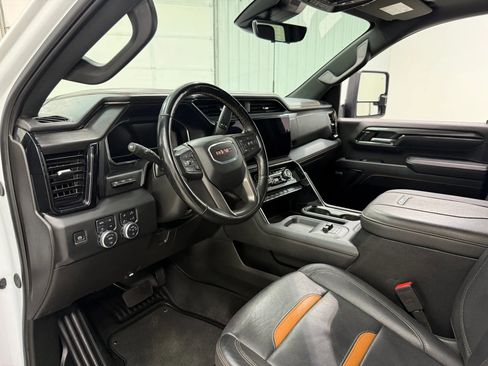 Used 2024 GMC Sierra 2500 AT4 w/ AT4 Premium Plus Package AWD/4WD image 12