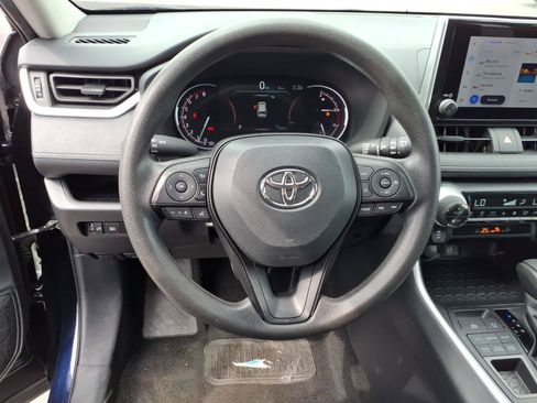 Used 2024 Toyota RAV4 XLE AWD/4WD image 7
