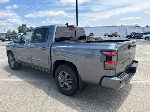 Used 2025 Nissan Frontier SV w/ SV Convenience Package RWD image 12