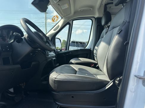Used 2025 RAM ProMaster 3500 w/ Convenience Group FWD image 9