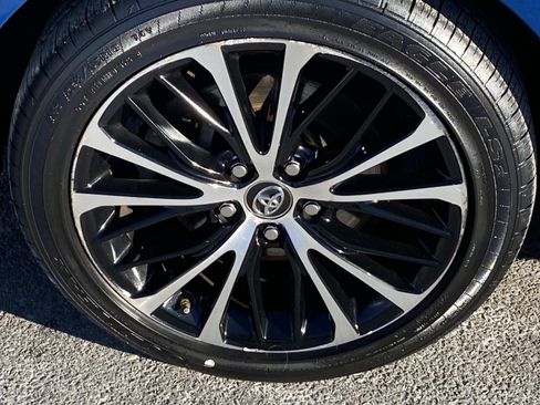 Used 2018 Toyota Camry SE w/ Moonroof Package image 26