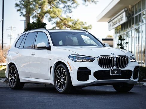 Used 2023 BMW X5 xDrive45e w/ M Sport Package image 1