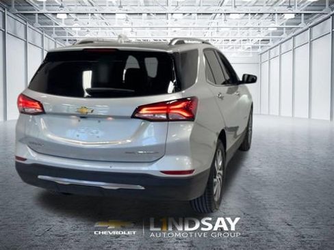 Used 2022 Chevrolet Equinox Premier AWD/4WD image 9