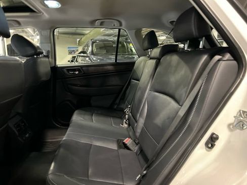 Used 2018 Subaru Outback 2.5i Limited AWD/4WD image 24