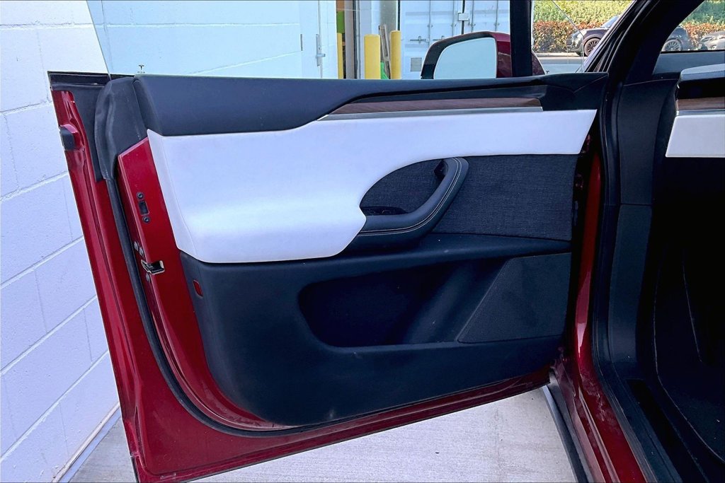 Used 2023 Tesla Model X AWD/4WD image 21
