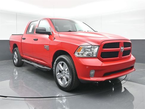 Used 2019 RAM 1500 Express w/ Express Value Package AWD/4WD image 1