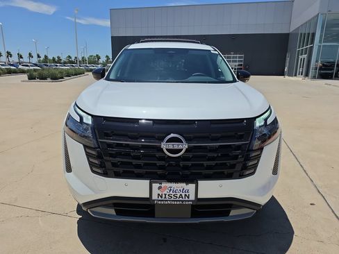 New 2026 Nissan Pathfinder SL FWD image 10
